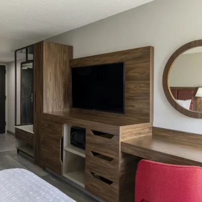 Hampton Inn Athens Hotels near Original Fine Art Gallery