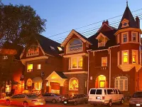 Madison Manor Boutique Hotel Hotels near Bathurst Metro Station