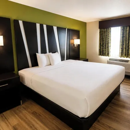 Sunport Suites near Albuquerque Airport I 25