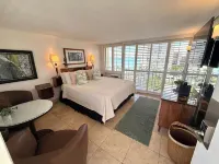 Impeccable Penthouse - Ocean & Diamondhead Views - Bungalows