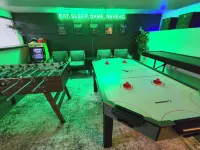 The Fern - Hot Tub Arcade Games Playground - Bungalows