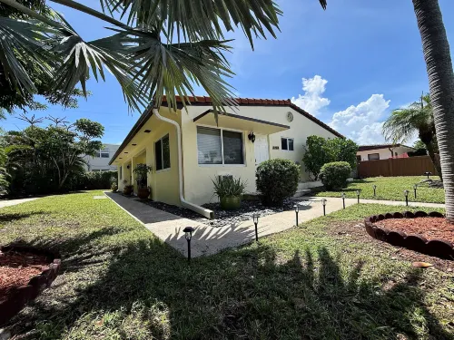 Pompano Vibes Beach Apartments - Beach