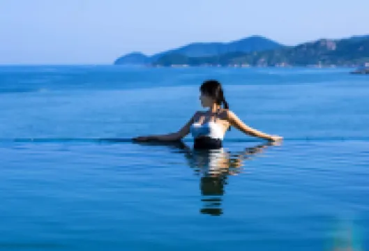 青島陌海懸崖海景美墅（嶗山風景區店）