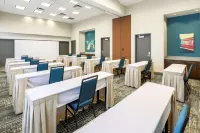 Hampton Inn & Suites Pittsburgh-Downtown - Business