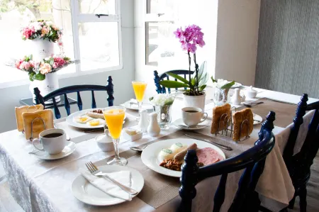 McAllisters on 8th Отели рядом с достопримечательностью «Университет Квазулу-Натал»