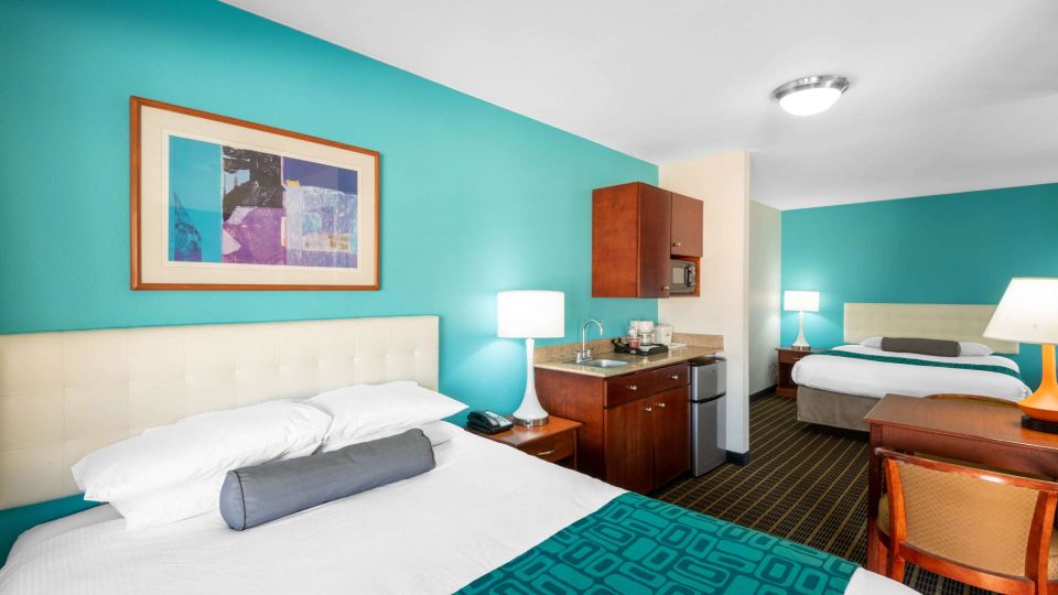 Howard Johnson by Wyndham St. George Hotel & Suites