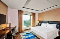 Hilton Garden Inn Lucknow Hotel in zona Husainabad Clock Tower