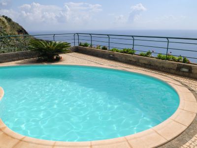 An Uninterrupted 180º Overlooking the Atlantic Ocean.