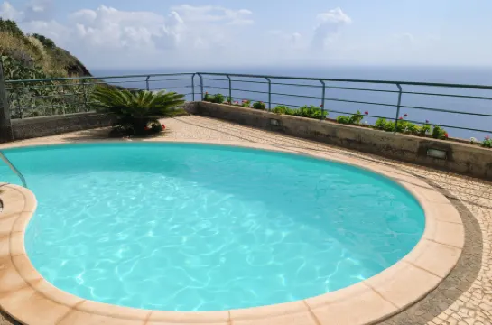 An Uninterrupted 180º Overlooking the Atlantic Ocean.