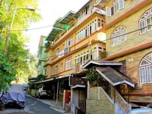 OYO 14425 Hotel Shade