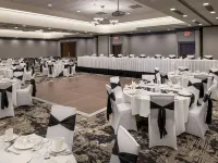 Doubletree by Hilton East Madison East Hotels near Warner Park
