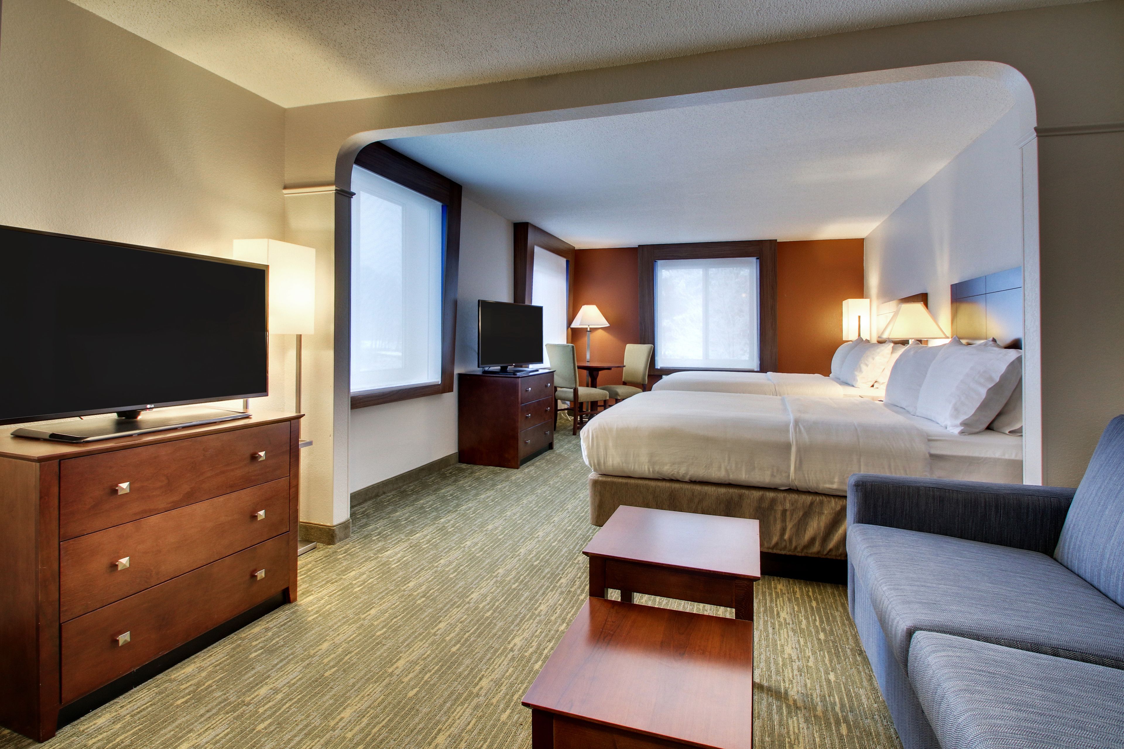 Holiday Inn Express & Suites - Lincoln East - White Mountains, an Ihg Hotel