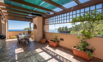 Casa Alice with Shared Pool Sea View - Happy Rentals