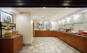 Hampton Inn & Suites Kansas City-Merriam