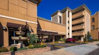 Best Western Mill River Manor فنادق في Rockville Centre