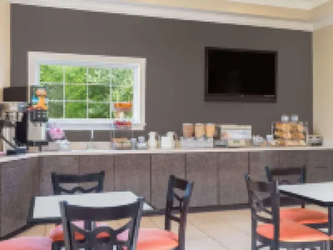 Travelodge by Wyndham Lakeland Hotels in Lakeland