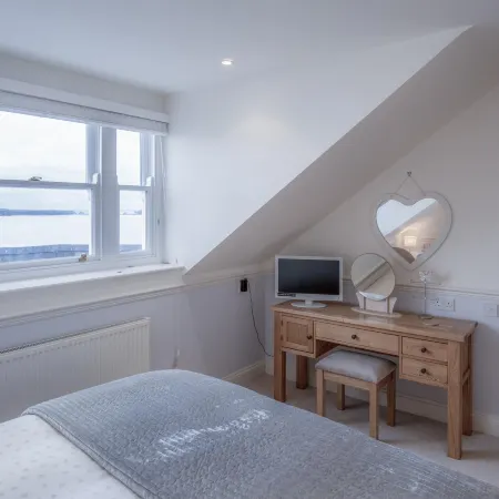 South Beach View - 2 Bedroom Apartment - Tenby