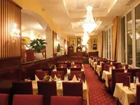 Hotel Salzburger Hof - breakfast