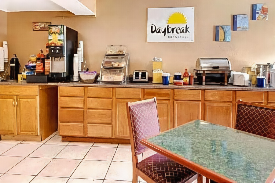 Days Inn by Wyndham El Paso Airport East