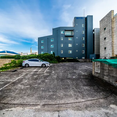 Check Inn Hotel Jeju