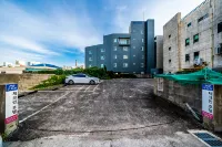 Check Inn Hotel Jeju - parking