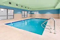 Holiday Inn Express & Suites SUISUN CITY by IHG - Pool