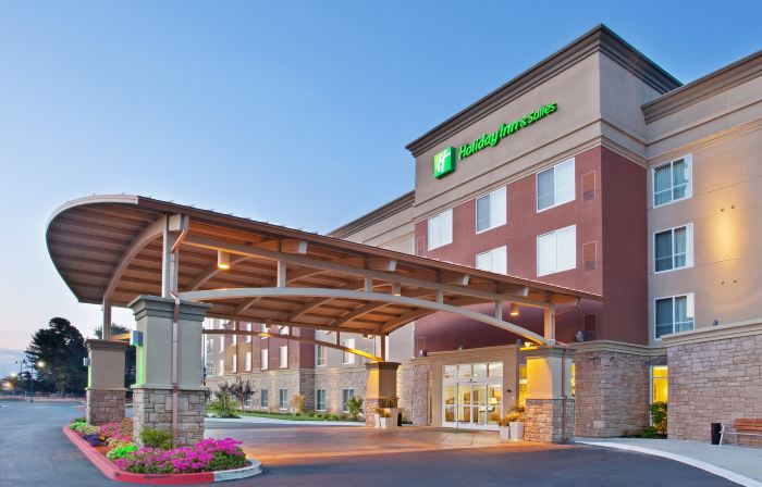 Holiday Inn & Suites OAKLAND - AIRPORT by IHG
