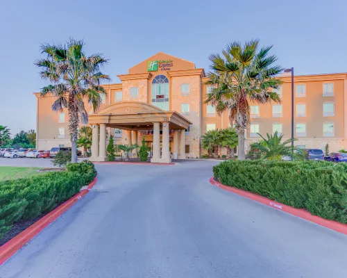 Holiday Inn Express & Suites HUNTSVILLE by IHG Hotels in Walker County