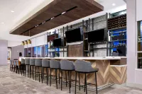 Hilton Garden Inn Cedar Rapids - موقف سيارات