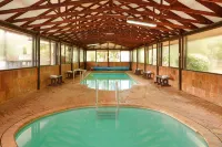 First Group Magalies Park - Pools