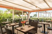 Hôtel de la Plage - Ronce-Les-Bains Hotels in Saint-Trojan-les-Bains