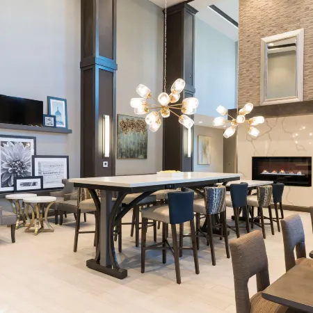 Hampton Inn & Suites Indianapolis/Keystone Отели рядом с достопримечательностью «Торговый центр Keystone»