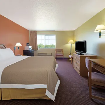 Days Inn by Wyndham Cameron