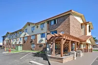 Super 8 by Wyndham Roseville/Detroit Area Hotels in Roseville