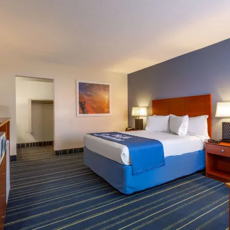 Days Inn by Wyndham Breezewood