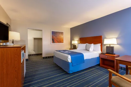Days Inn by Wyndham Breezewood Hotels in Bedford County