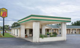 Super 8 by Wyndham Sumter