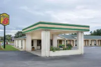 Super 8 by Wyndham Sumter Hotels in Sumter