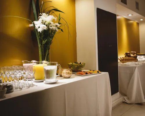 Ker Urquiza Hotel Hotels near Coghlan Station