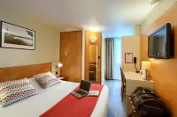 Kyriad Libourne - Saint Emilion - Parkplatz