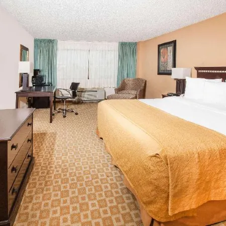 Days Inn by Wyndham Sherman
