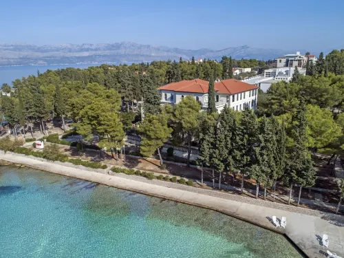 Villa Vela Luka فنادق في Milna