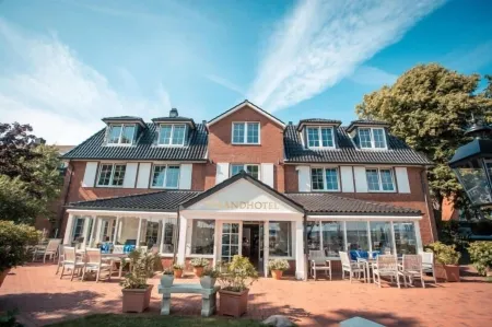 Strandhotel Strande Отели в г. Лабё