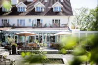 Hotel Fredensborg Store Kro Các khách sạn ở Helsinge