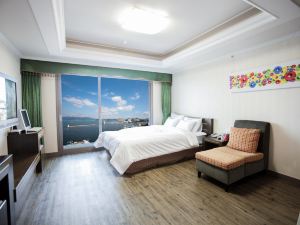 Tongyeong Bay Condo Hotel