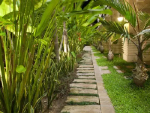 Angkor Miracle Resort & Spa Hotels near សួន បៃតងអង្គរ