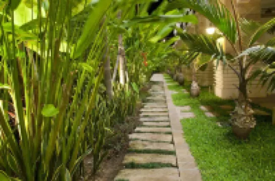 Angkor Miracle Resort & Spa Hotel dekat Cambodian Cultural Village