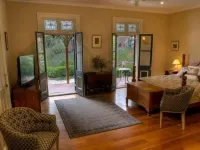 Tizzana Winery Bed and Breakfast Hotels in Ebenezer