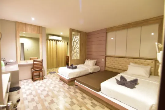 ริซซี่เฮ้ารีสอร์ท โรงแรมใกล้Pattaya Beach