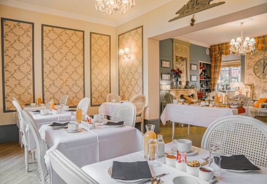 Hôtel-Spa-Piscine le Petit Castel Beuzeville-Honfleur Hotel Overview